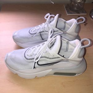 Nike Women’s Air Max 2090 sneakers